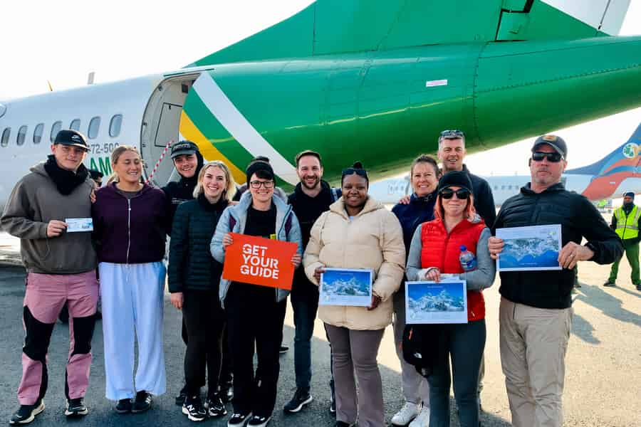 Kathmandu: Flug zum Mount Everest oder Helikopterrundflug mit Zwischenlandung am Mount Everest. Foto: GetYourGuide Kathmandu: Flug zum Mount Everest oder Helikopterrundflug mit Zwischenlandung am Mount Everest. Foto: GetYourGuide