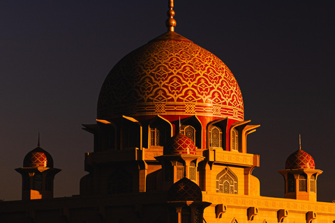From Kuala Lumpur: Putrajaya Tour with Lake Cruise Shared Experience