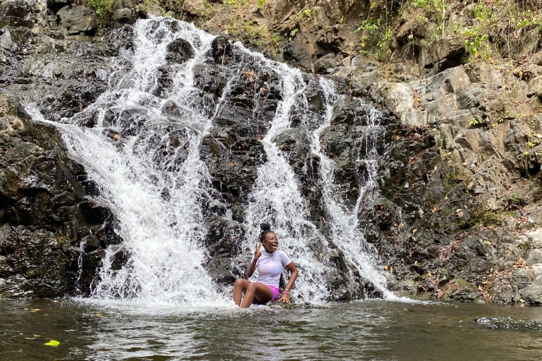 Das indigene Dorf Embera im Chagres-Dschungel und der Wasserfall