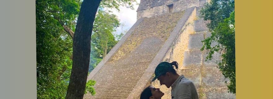 Depuis Flores : Visite guidée de Tikal avec transport