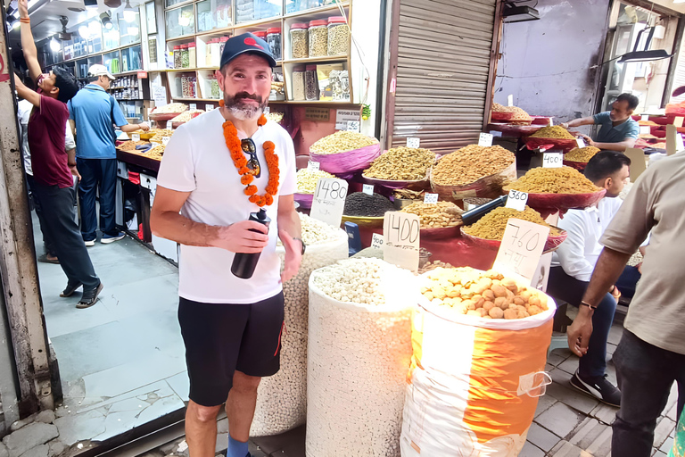 Shopping Tour of Old Delhi and New Delhi With Guide Shopping Tour With Professional Guide and Tuk-tuk Ride