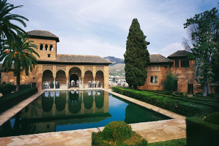 Grenada: Alhambra, Alcazaba i Nasari Palace Tour