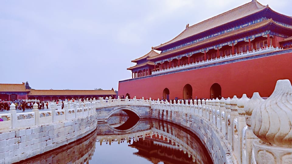 Tours Visiting The Forbidden City, China