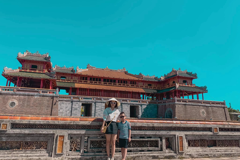 Desde Hue : Tour de la ciudad de un día completo con viaje en barco y almuerzoGrupo pequeño