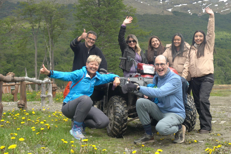 Ushuaia: Adventure and Fueguina Fauna with Animal Encounter of Your Choice Ushuaia: Adventure and Fueguina Fauna with Animal Encounter - Huskie Walk-