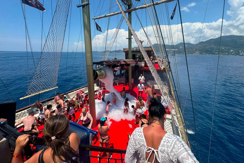 Antalya: Family Pirate Boat Cruise with Lunch & Drinks