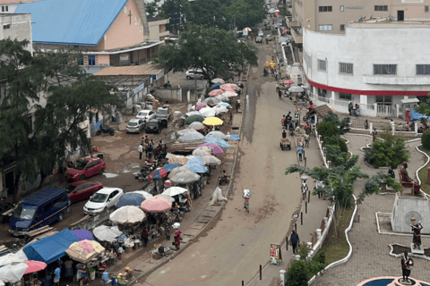 Makola Market Walking Tour: Fun, Snacks & Souvenir