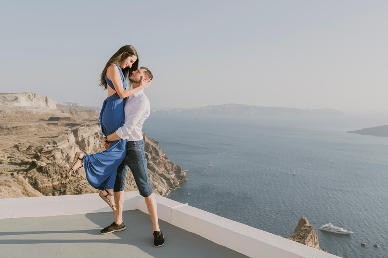 Santorini: Imerovigli Professional Photoshoot in Blue Dome