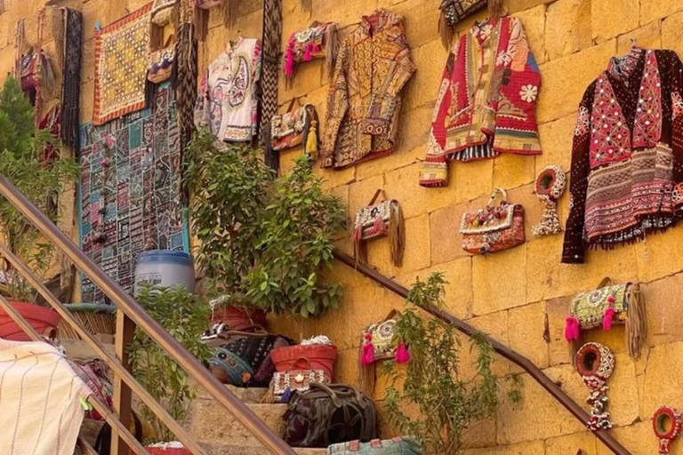 Jaipur Shopping Experience with Female Shopping Expert Shopping Tour: with Car + Guide