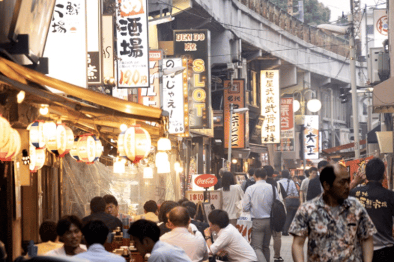 Tokyo: Ginza Walking Tour with Local Guide