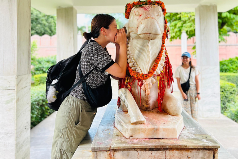 Varanasi: 12 Jyotirlinga Yatra – Guided Journey by Omvity