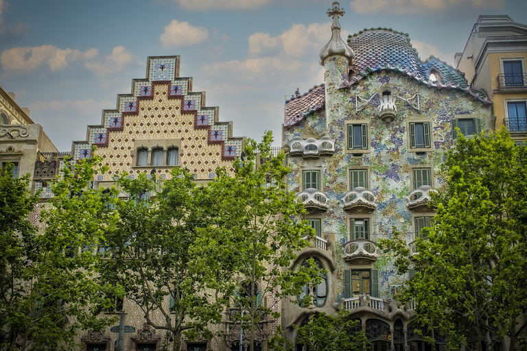 巴塞罗那：帆船之旅、圣家族教堂和巴特罗之家