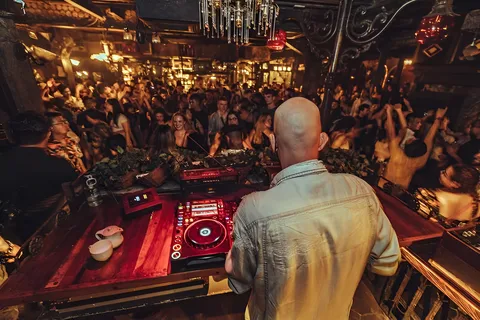 Bali: Rooftops and Clubs of Canggu Nightlife Tour