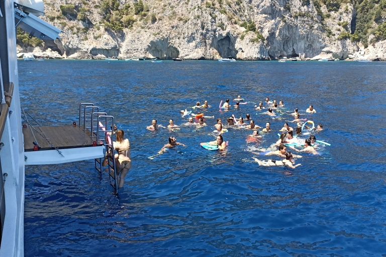 Naples : croisière en bateau dans le golfe de Naples avec arrêts baignadeCapri et Sorrento à la nage