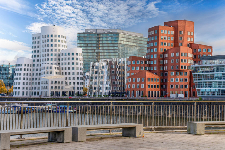 Dusseldorf Family Friendly Highlights & Aquazoo Walking Tour 2-hour: Old Town Highlights Tour