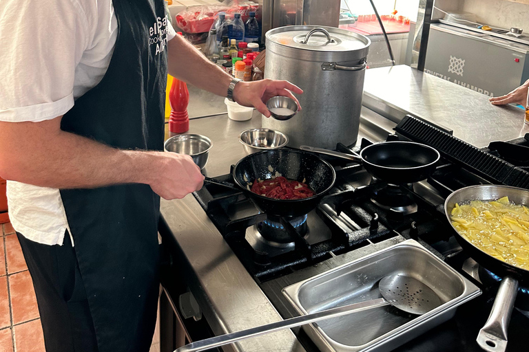 Alicante:Evening Spanish Tapas Cooking Class with Live Music 1 Extra Drink