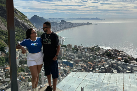 Vidigal Favela Tour with a drink