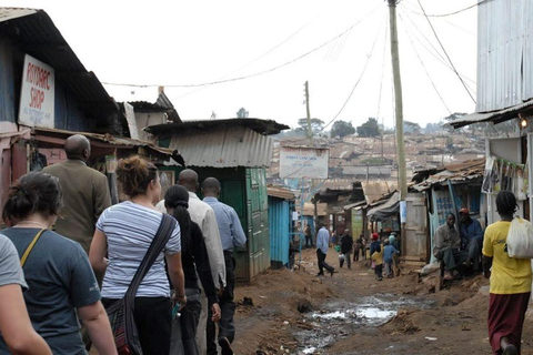 نيروبي: جولة سير على الأقدام بصحبة مرشد في حي كيبيرا الفقير مع خدمة الاستقبال من الفندق