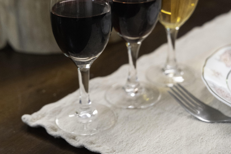Porto: Cheese and Port Wine Tasting in a Unique Place