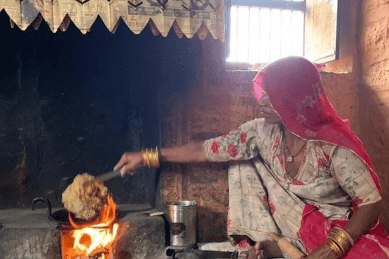 Safari à dos de chameau dans le désert de Jodhpur et safari en jeep avec repasSafari à dos de chameau et en jeep dans le désert de Jodhpur avec repas traditionnel