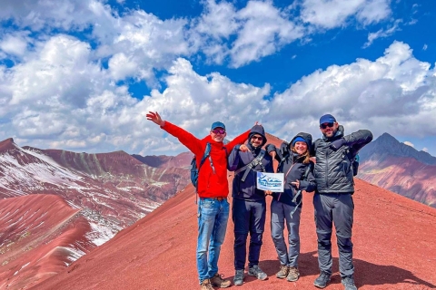 Desde Cusco: Excursión de un día a la Montaña Rainbown y el Valle Rojo