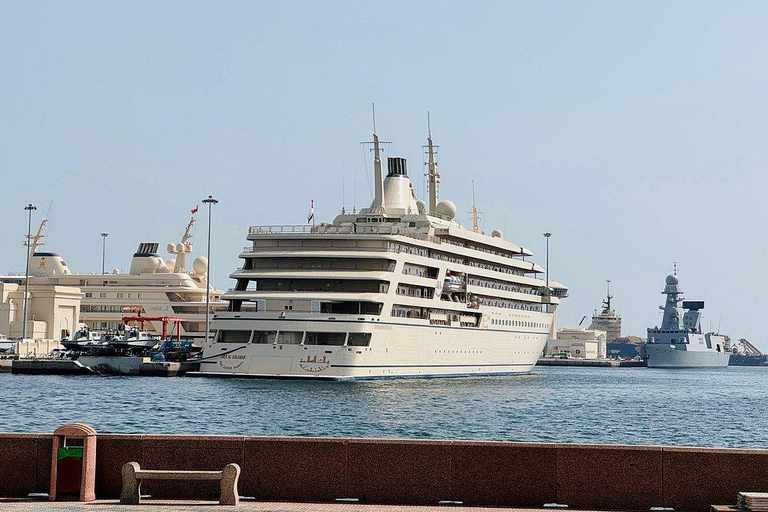 Muscat Full-Day Sharing Experience with Omani Coffee & Bread