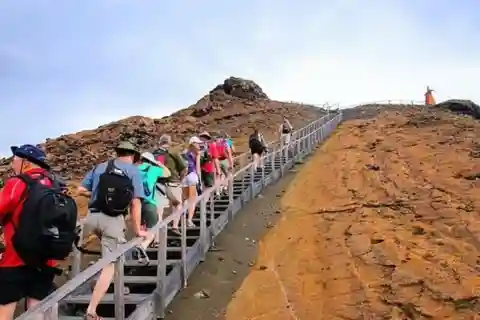 Full Day Bartolome Island & Sullivan Bay
