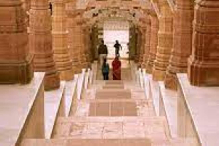 traslado privado de jodhpur a jaisalmer con el templo de osianjod to osian jsm