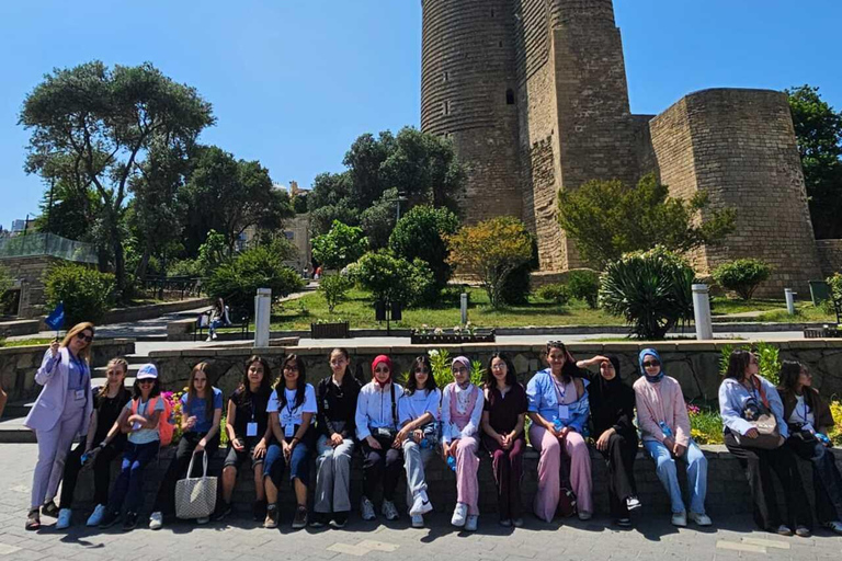 巴库：老城、高地公园和尼扎米街之旅巴库：老城区、高地公园和尼扎米街之旅