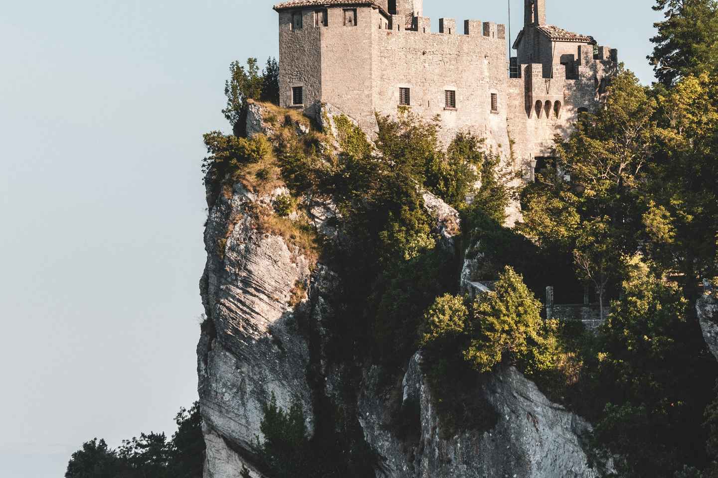 San Marino in a Small Group: Guided Tour with a 7-Museum and Tower Pass
