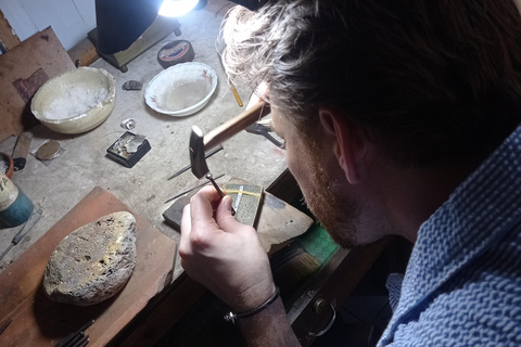 Kotagede: Doświadczenie tworzenia srebra z lokalnym złotnikiem