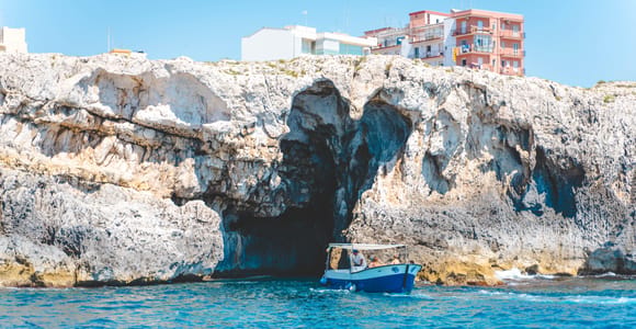 Syracuse: Boat excursion to the sea caves with snorkeling