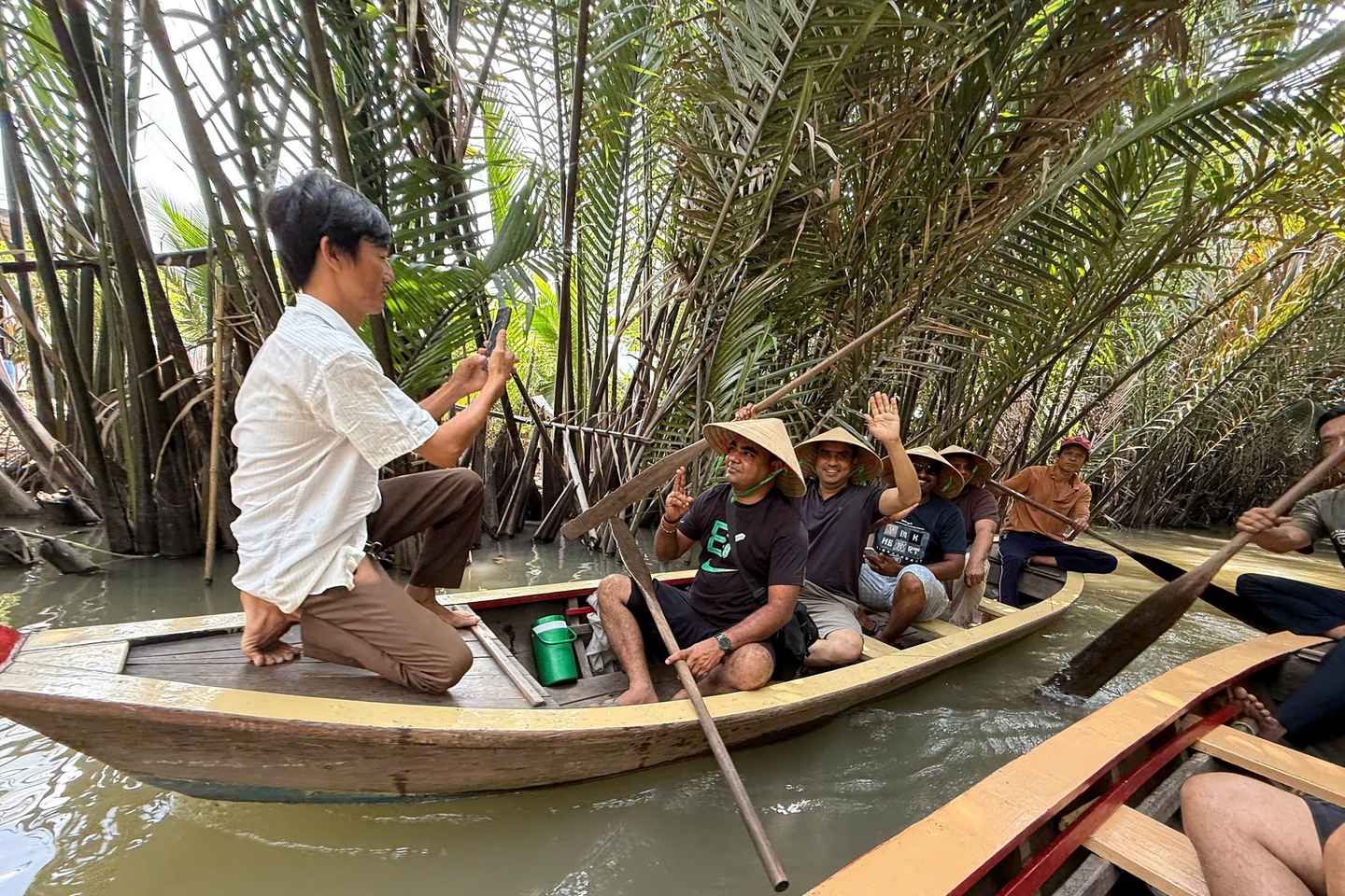Ho Chi Minh City: Mekong Delta Day Trip with Lunch - Large group tour transfer by shuttle bus