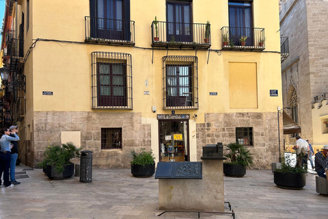 Valencia: La Lonja de la Seda Tour with Fast Track Entry