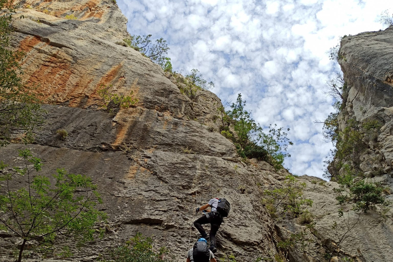 Vanuit Mostar: Via Ferrata BlagajVia Ferrata Blagaj: ervaar adrenaline met ons