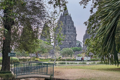 Yogyakarta: 5-Day Dieng Plateau Tour with Jeep Ride The Beauty of Yogyakarta and Dieng Plateau 5D4N Tour Package