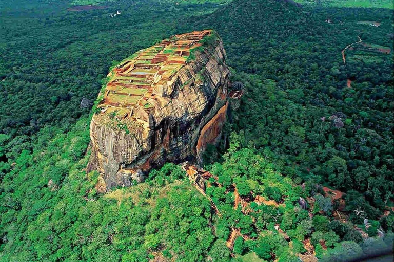 Sigiriya Unforgetable Sightseeing Tour by Tuk-Tuk