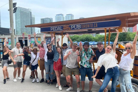 Toronto: Downtown Party Bike Tour with Bar Stops