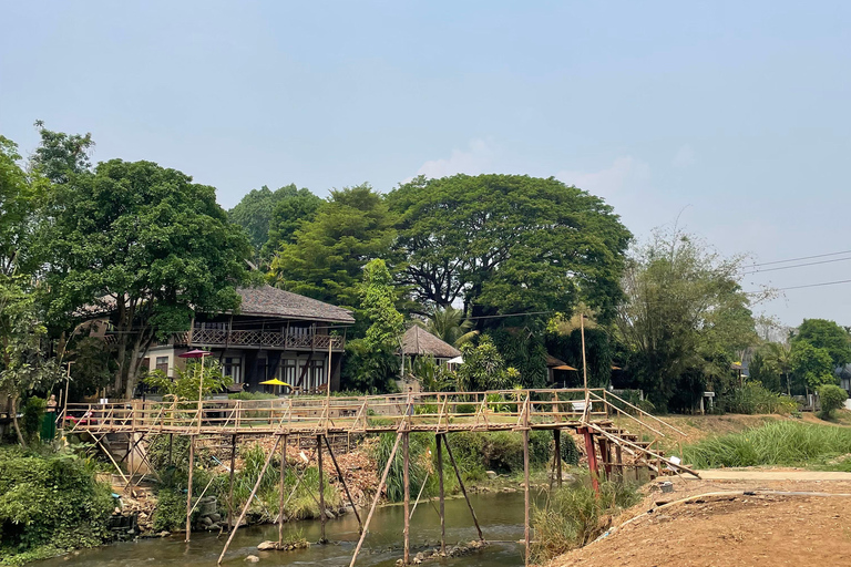 Traslado de carro particular de Chiang Rai para ou de Pai (Mae Hong Son)Pai (Mae Hong Son) para Chiang Rai, com devolução de 1 trajeto/carro SUV