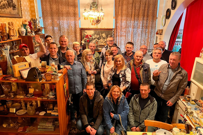 Warsaw: "Cheers on Wheels" Vodka Tasting Tour by Retro Bus