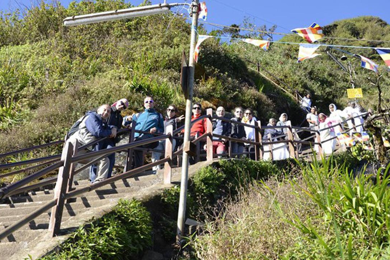 Galle to Adam&#039;s Peak &amp; Waterfall TourTour von Galle nach Adam&#039;s Peak und zum Wasserfall