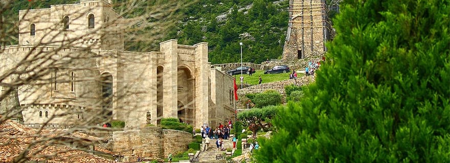 Durrës : château de Krujë, vieux bazar et visite d'une famille locale