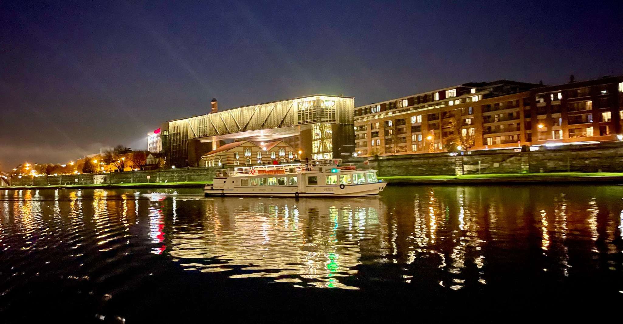 Crucero de río Kraków, noche o nocturno - Housity
