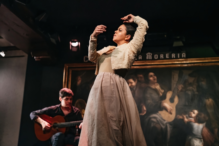 Madrid: espectáculo de flamenco en el Corral de la MoreríaEspectáculo de flamenco con una bebida