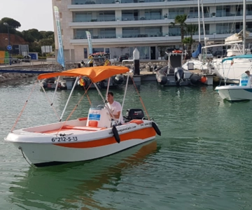Cadiz: Boat Rental Without License