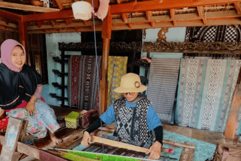 Lombok: Benang Stokel & Kelambu Waterfalls Tour with Pickup Lombok: Benang Stokel & Kelambu Waterfalls Tour for group