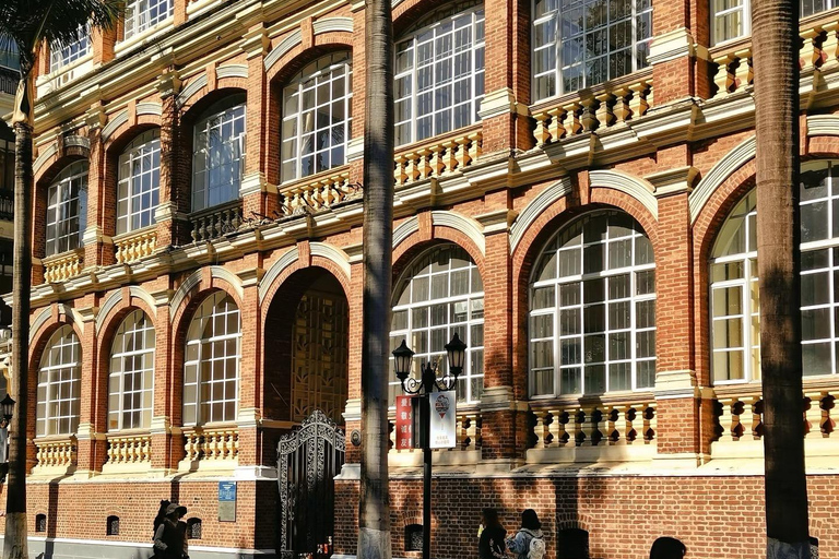 Guangzhou: Thirteen Hongs Museum & Shamian Island Tour