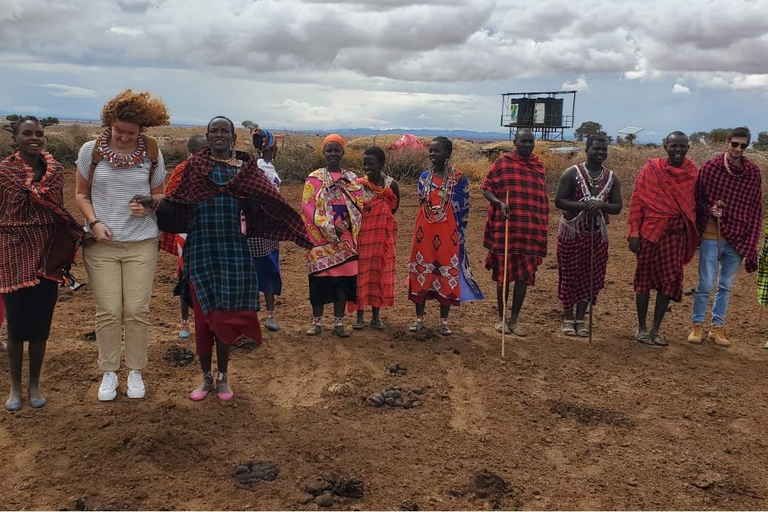 Nairobi: Safari economico di 2 giorni nel Masai Mara con visita ai villaggi