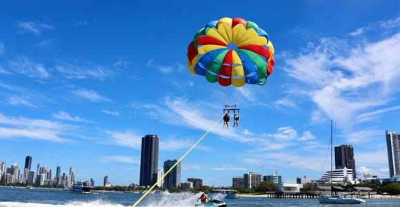 Gold Coast: 90-Minute Cruise & Parasailing Up to 400 Feet