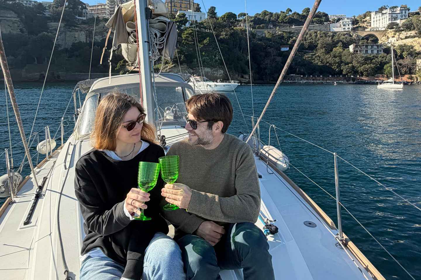 Da Salerno e Napoli: tour in barca a vela di un giorno nel Cilento